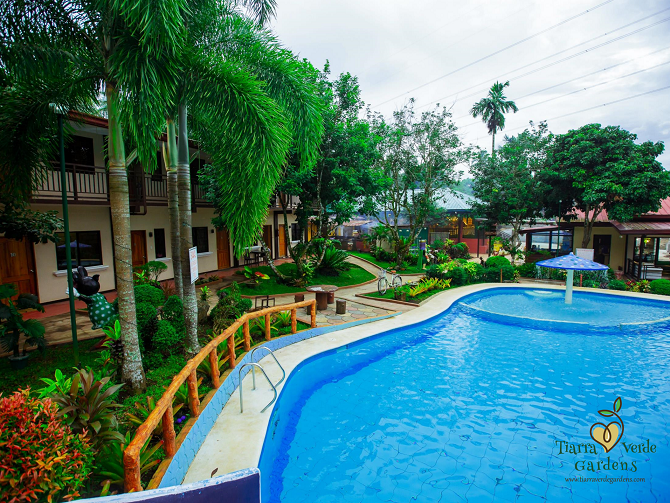 hotel tagaytay resort tiarra verde gardens swimming pool